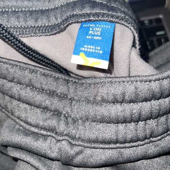 Techie Fleece Tapered Sweatpants for Boys - Picture 7 of 9